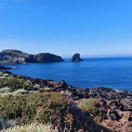 בית נופש Dammuso Civulia Scauri (Sicily)